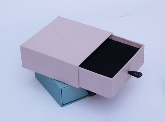 custom cardboard jewelry boxes