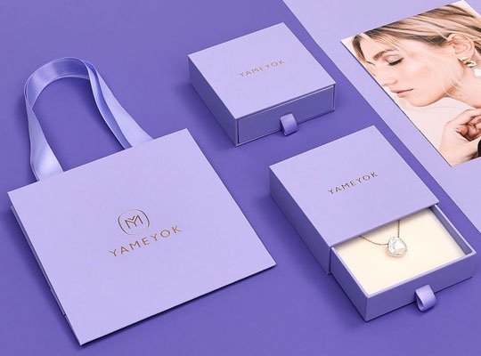 custom packaging boxes with logo